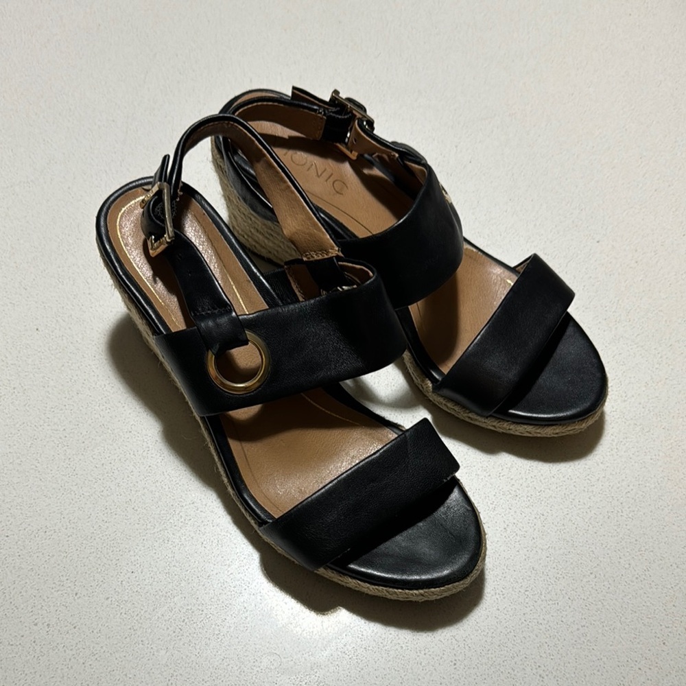 Vionic Black Sandals with Open-Toe Design and Multiple Straps